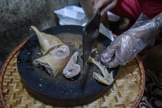 Nơi khai sinh món ngan cháy tỏi Hà Nội: Công thức trị giá cả tỷ đồng - Ảnh 4.