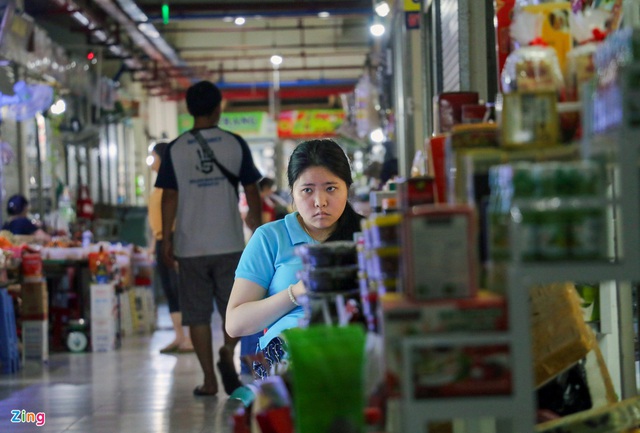 Chợ Đầm Nha Trang ế khách, tiểu thương rao bán sạp hàng loạt - Ảnh 11.