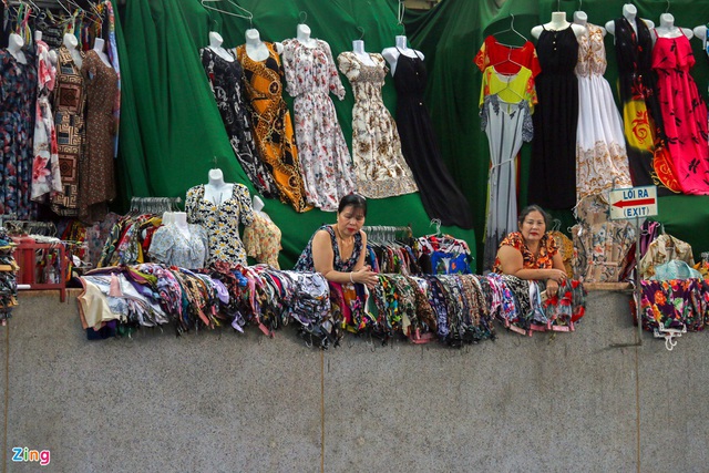Chợ Đầm Nha Trang ế khách, tiểu thương rao bán sạp hàng loạt - Ảnh 4.