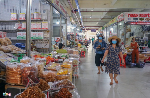 Chợ Đầm Nha Trang ế khách, tiểu thương rao bán sạp hàng loạt - Ảnh 10.