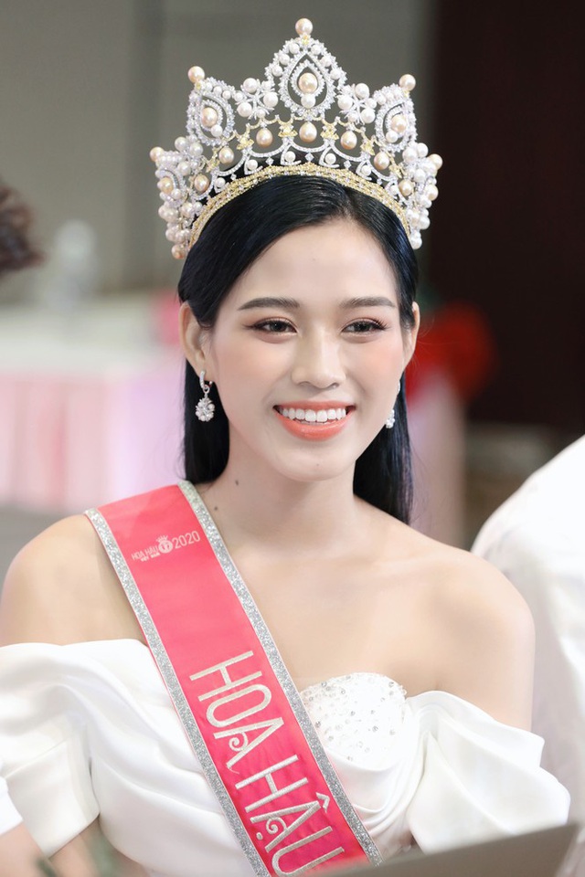 BTC Hoa hậu Việt Nam 2020 và Tân Hoa hậu nói gì về những hạt sạn đêm chung kết và nghi vấn mua giải? - Ảnh 7.