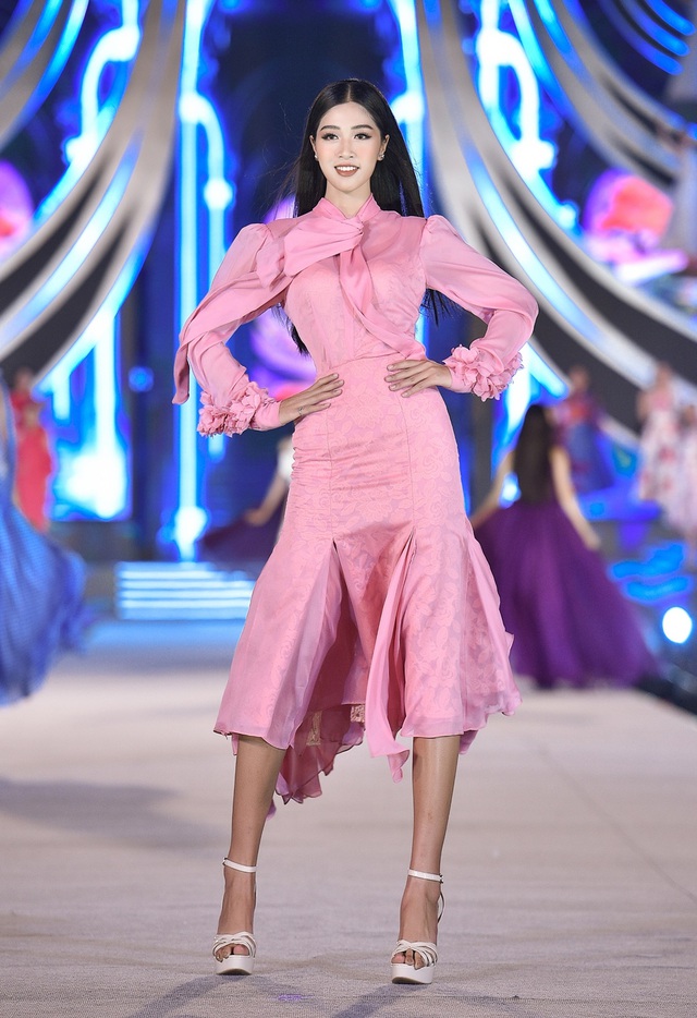 Vân Ly - từ tiếp viên hàng không đến Top 10 Hoa hậu Việt Nam - Ảnh 10.
