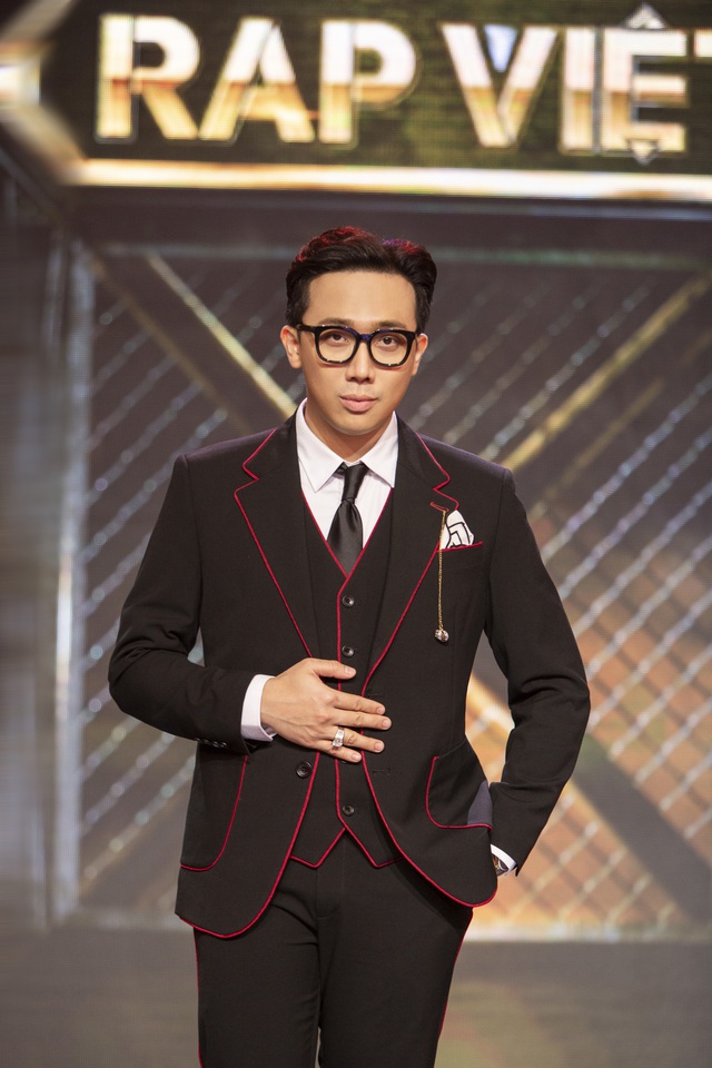 Gặp gỡ “Phù thuỷ” trang phục cho MC Trấn Thành tại RapViệt 2020 - Ảnh 1.