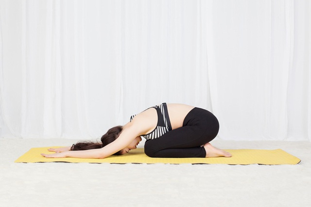 5 tư thế yoga giúp cơ thể dẻo dai - Ảnh 6.