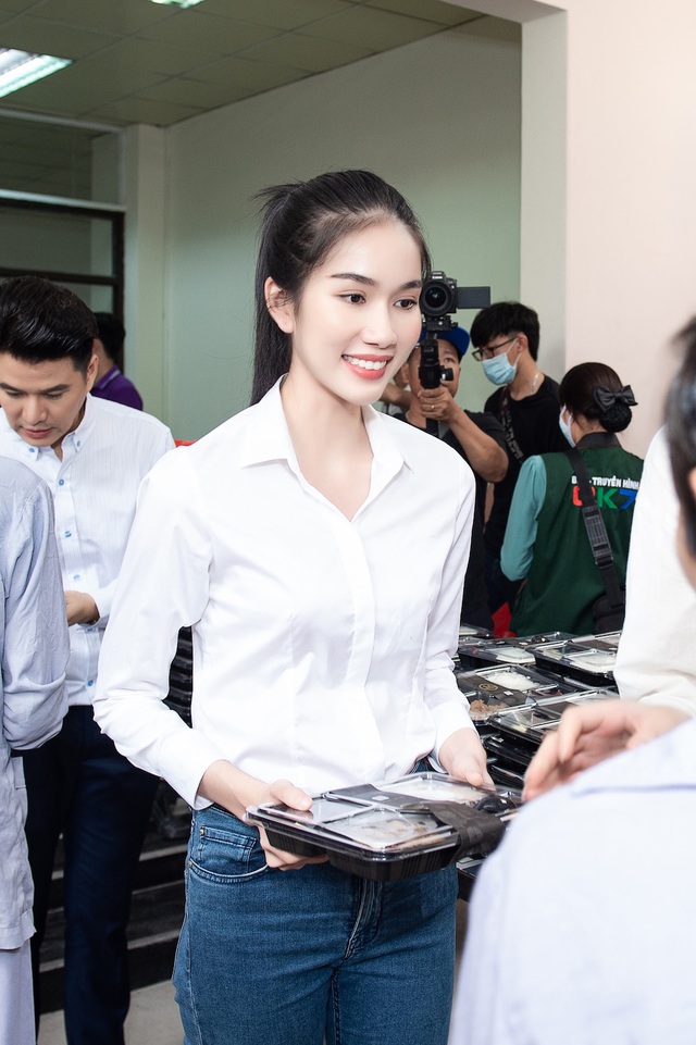 Hoạt động cộng đồng đầu tiên của Đỗ Thị Hà trên cương vị Hoa hậu Việt Nam - Ảnh 5.