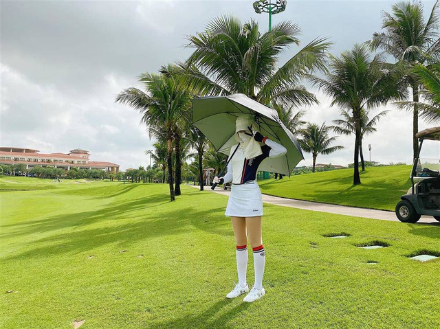 Ra sân đánh golf đâu chỉ giữ dáng, Mai Ngọc tranh thủ nâng cơ mặt với món làm đẹp độc - Ảnh 5.