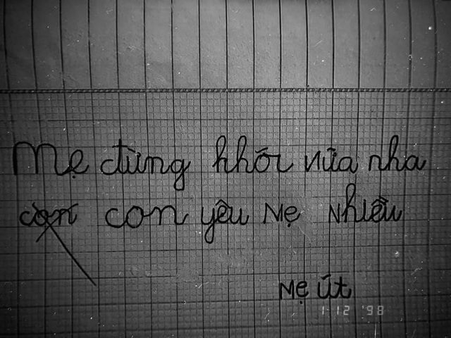 Đang khóc, cô gái thấy mảnh giấy được đẩy qua khe cửa phòng, nội dung khiến người quẫn trí liền an nhiên - Ảnh 1.