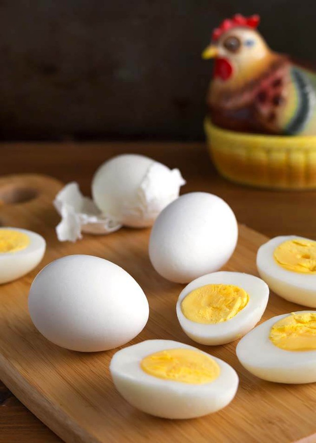 Quên cách luộc trứng cũ đi, luộc trứng bằng nồi chiên không dầu mới là đỉnh cao - Ảnh 1.