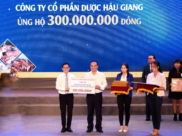 Dược Hậu Giang cùng 27 bác sĩ tình nguyện đến Huế giúp người dân vùng lũ - Ảnh 3.