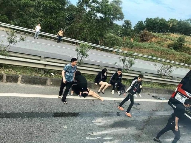 Nữ cán bộ Tỉnh ủy Yên Bái tử vong trong vụ xe Limousine đâm vào xe container trên cao tốc Nội Bài - Lào Cai - Ảnh 3.