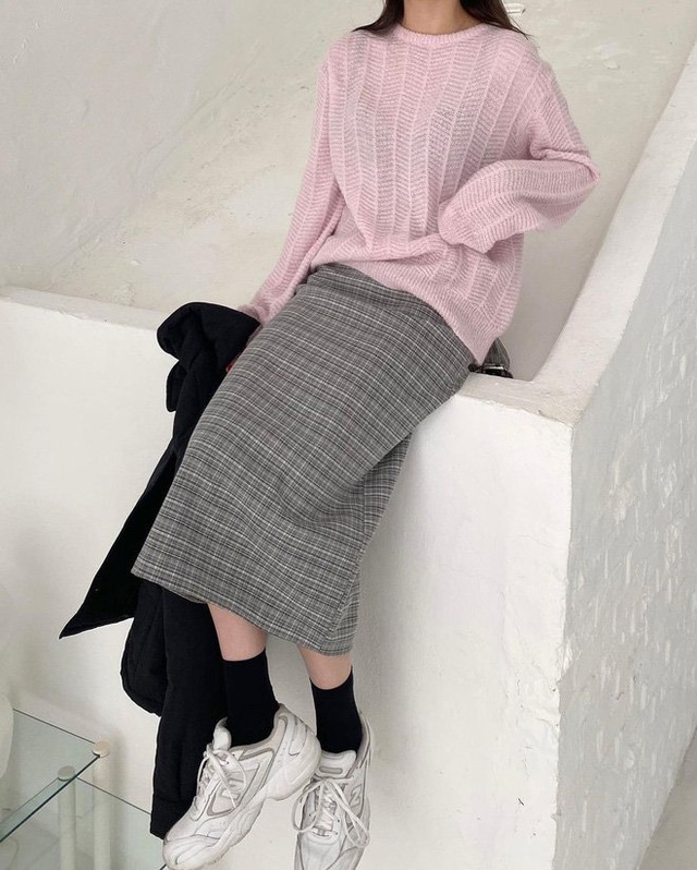 Trend áo len năm nay có 6 kiểu must-have, nàng nào cũng nên sắm để nâng điểm phong cách cho xịn sò - Ảnh 12.