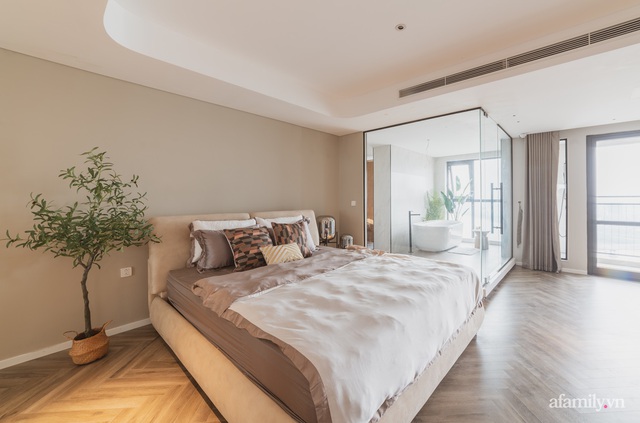 Căn hộ 250m² mang phong cách tối giản và sở hữu tầm nhìn trọn vẹn thành phố của vợ chồng trẻ Hà Thành - Ảnh 16.