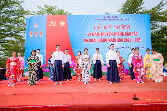 Trường Đại học Công nghiệp Việt - Hung tổ chức lễ kỷ niệm 43 năm truyền thống đào tạo và khai giảng năm học 2020 – 2021 - Ảnh 9.