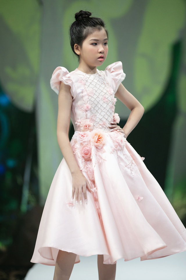 Dấu ấn mẫu nhí tại Vietnam Junior Fashion Week do Xuân Lan tổ chức - Ảnh 3.