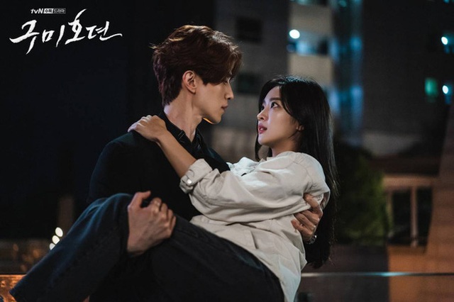 4 cặp đôi chú - cháu màn ảnh Hàn 2020: Tưởng mới mẻ lại thất bại ê chề, phim của Ji Chang Wook - Lee Dong Wook gây thất vọng nhất - Ảnh 4.