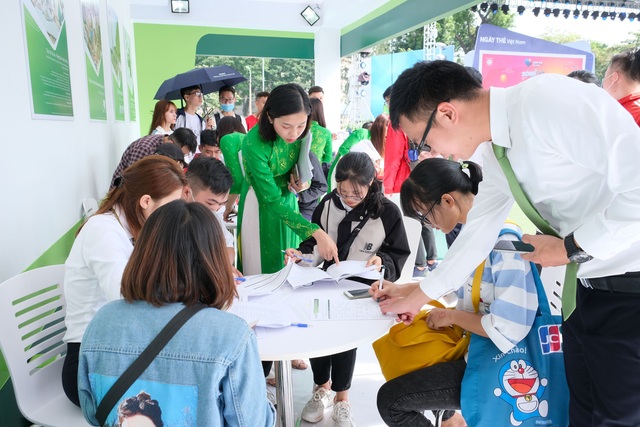 Vietcombank đồng hành cùng Sóng Festival – chuỗi hoạt động nằm trong khuôn khổ Ngày Thẻ Việt Nam 2020 - Ảnh 4.