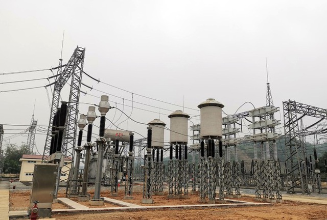 Hàng loạt công trình truyền tải đóng điện vận hành trước tiến độ được giao, đảm bảo cung cấp điện mùa hè - Ảnh 2.