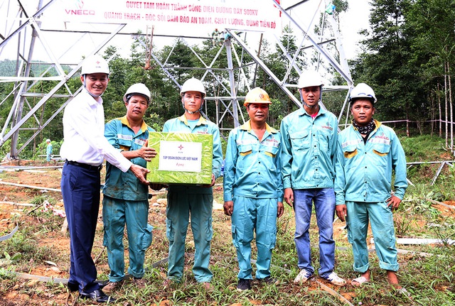 Tổng giám đốc EVN kiểm tra tiến độ thi công đường dây 500kV mạch 3 tại Thừa Thiên Huế - Ảnh 2.