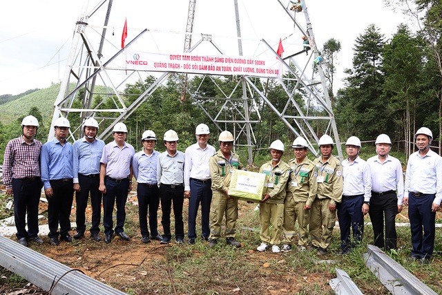 Tổng giám đốc EVN kiểm tra tiến độ thi công đường dây 500kV mạch 3 tại Thừa Thiên Huế - Ảnh 3.