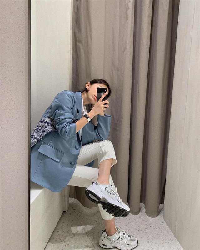 Chọn blazer không khéo có thể biến thành bà cô lỗi thời nhưng bạn mặc 4 kiểu này thì chỉ trẻ xinh, thanh lịch trở lên - Ảnh 13.