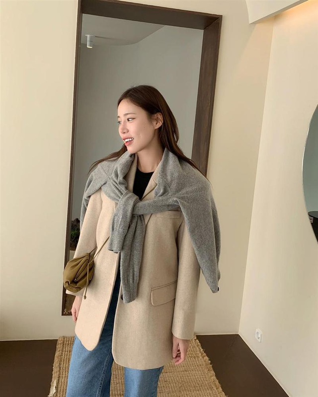 Chọn blazer không khéo có thể biến thành bà cô lỗi thời nhưng bạn mặc 4 kiểu này thì chỉ trẻ xinh, thanh lịch trở lên - Ảnh 3.