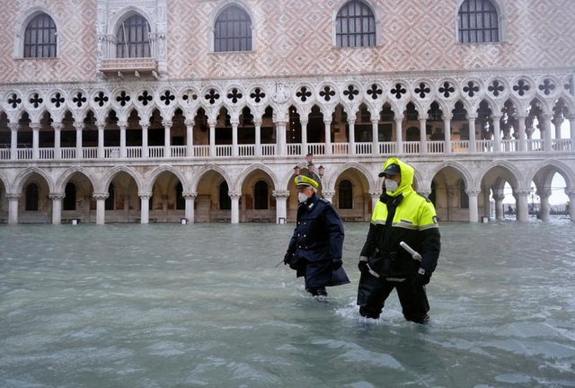 Venice ngập hơn 1 m vì hệ thống chắn lũ không hoạt động - Ảnh 9.