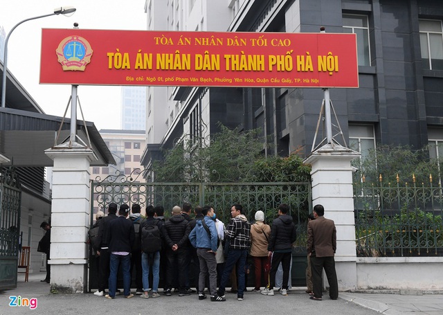 Hàng chục nhân viên y tế túc trực ở phiên tòa xử ông Nguyễn Đức Chung - Ảnh 4.
