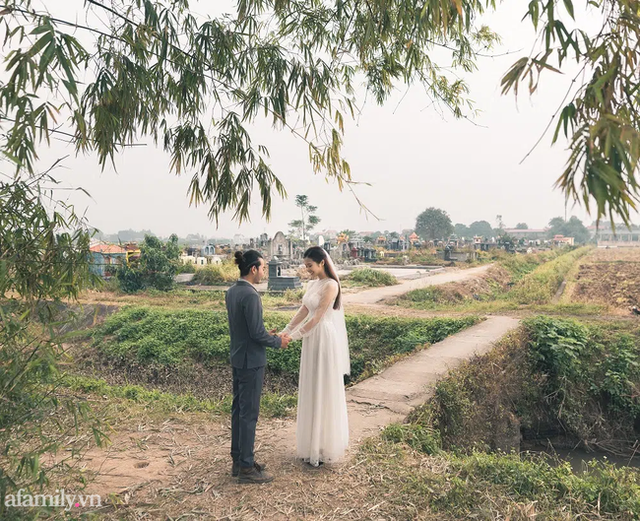 Bộ ảnh cưới kì dị ở nghĩa trang gây tranh cãi MXH: Hóa ra lại liên quan đến câu chuyện thật của nhân vật chính, nhan sắc cô dâu quá bất ngờ - Ảnh 14. Bộ ảnh cưới kì dị ở nghĩa trang gây tranh cãi MXH: Hóa ra lại liên quan đến câu chuyện thật của nhân vật chính, nhan sắc cô dâu quá bất ngờ - Ảnh 14.