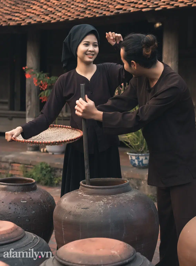 Bộ ảnh cưới kì dị ở nghĩa trang gây tranh cãi MXH: Hóa ra lại liên quan đến câu chuyện thật của nhân vật chính, nhan sắc cô dâu quá bất ngờ - Ảnh 18. Bộ ảnh cưới kì dị ở nghĩa trang gây tranh cãi MXH: Hóa ra lại liên quan đến câu chuyện thật của nhân vật chính, nhan sắc cô dâu quá bất ngờ - Ảnh 18.