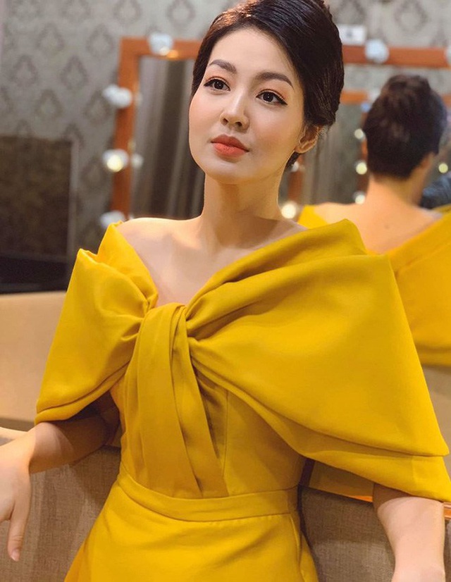 Nữ BTV 18 tuổi lọt mắt xanh VTV: U30 vẫn trẻ đáng nể, đẻ hơn chục ngày là về dáng - Ảnh 4. Nữ BTV 18 tuổi lọt mắt xanh VTV: U30 vẫn trẻ đáng nể, đẻ hơn chục ngày là về dáng - Ảnh 4.