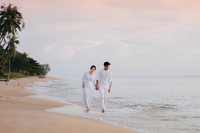 Quý Bình và vợ doanh nhân chụp ảnh cưới ở Phú Quốc - Ảnh 4.