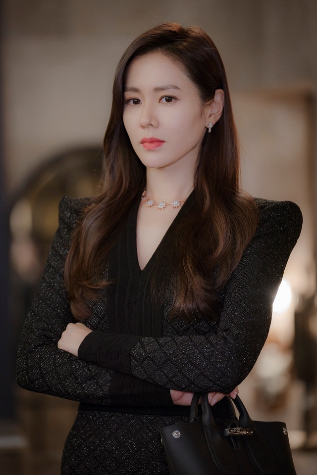 4 kiểu tóc đẹp đỉnh cao của Son Ye Jin: Đều hợp với nàng U30, ngắm thì kiểu gì cũng tìm thấy chìa khóa lên đời nhan sắc - Ảnh 15.