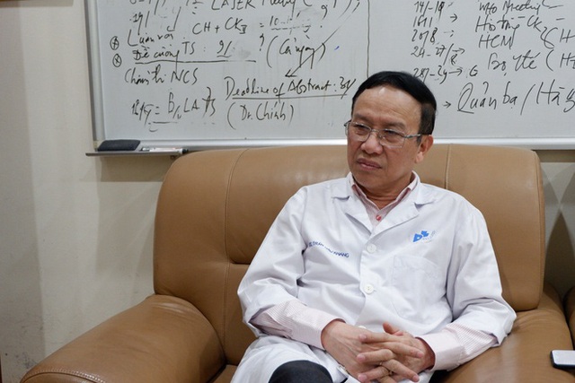 Bệnh nh&acirc;n đầu ti&ecirc;n ở Việt Nam xuất hiện mồ h&ocirc;i m&aacute;u - Ảnh 2.