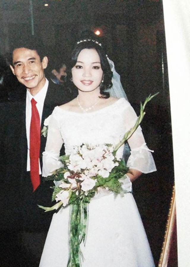 Loạt sao nam Việt lấy vợ kém hàng chục tuổi - Ảnh 11.