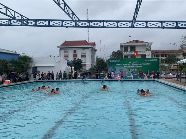 Khai mạc hội thi bơi và kỹ năng phòng, chống đuối nước trẻ em tỉnh Phú Yên năm 2020 - Ảnh 1.