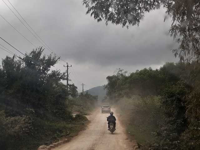Người dân huyện Tuyên Hóa (Quảng Bình) bức xúc vì mỏ khai thác đất gây ô nhiễm - Ảnh 2.