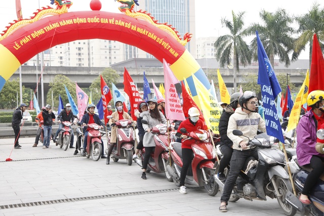 Lồng ghép biến dân số vào kế hoạch hoá phát triển đất nước là yêu cầu cấp thiết - Ảnh 1.