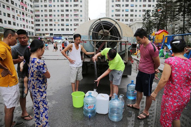 Hà Nội phấn đấu 100% người dân nông thôn được sử dụng nước sạch năm 2025 - Ảnh 1.