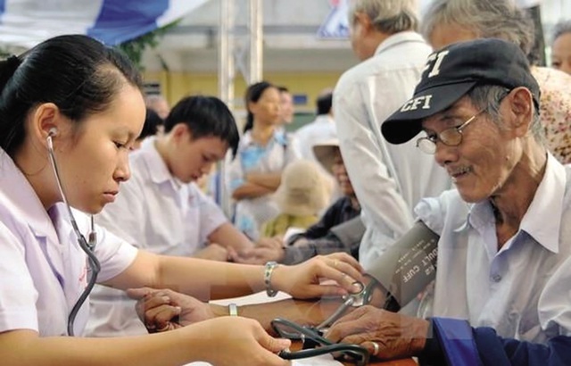 Chính sách để thích ứng với già hóa dân số ở Việt Nam - Ảnh 2.