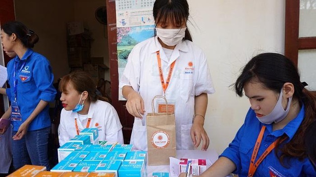 Nhà thuốc DUO care cùng thành đoàn Hà Nội & trường đại học Đại Nam tài trợ chương trình khám chữa bệnh miễn phí - Ảnh 10.