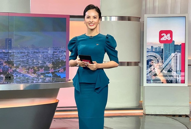 MC Quỳnh Nga VTV24 : Tôi từng có những nổi loạn rất trẻ con - Ảnh 2.