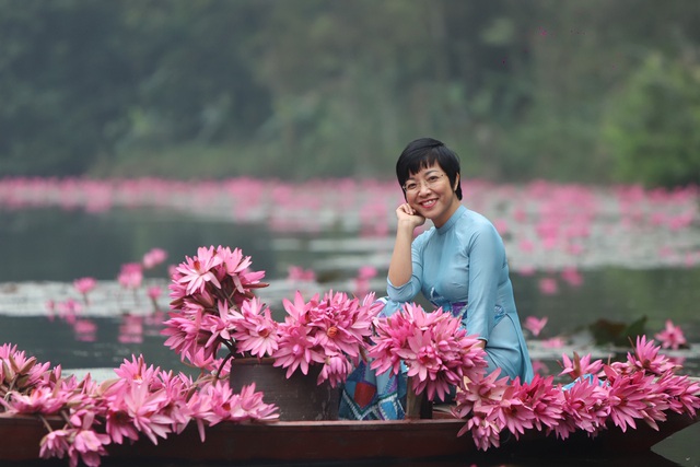 Trà My, Thanh Thanh Hiền và Thảo Vân khoe sắc bên hoa súng ở Tam Cốc - Ảnh 6.