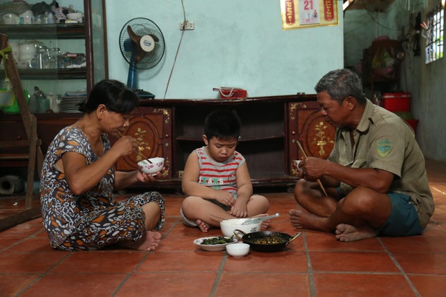 Gần 50 nghệ sĩ Việt tham gia truyền hình thực tế giúp người nghèo đổi đời - Ảnh 1.