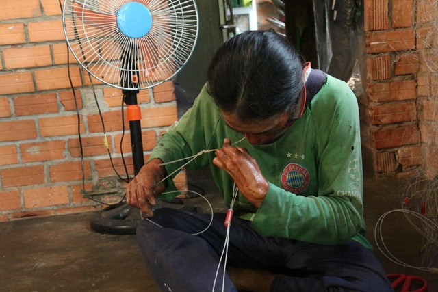 Gần 50 nghệ sĩ Việt tham gia truyền hình thực tế giúp người nghèo đổi đời - Ảnh 2.