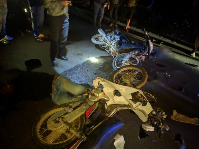 Hà Tĩnh: Hai xe mô tô đối đầu, 1 người chết, 1 người trọng thương - Ảnh 1.
