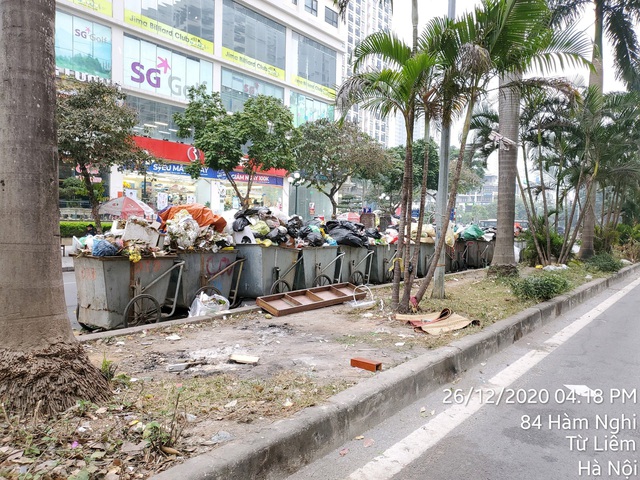 Hà Nội: Xuyên đêm di dời hơn 200 tấn rác thải tồn đọng trước thềm năm mới - Ảnh 3.