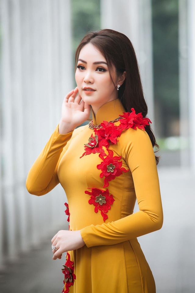 Á hậu Thụy Vân khoe trọn vóc dáng gợi cảm mà nữ tính trong tà áo dài của NTK Vũ Thu Trang - Ảnh 12.
