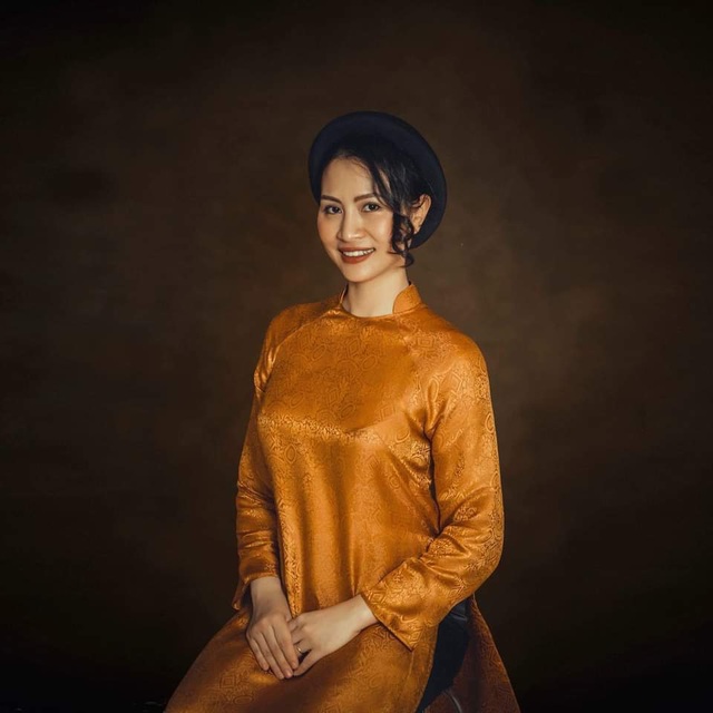 Á hậu Thụy Vân khoe trọn vóc dáng gợi cảm mà nữ tính trong tà áo dài của NTK Vũ Thu Trang - Ảnh 7.