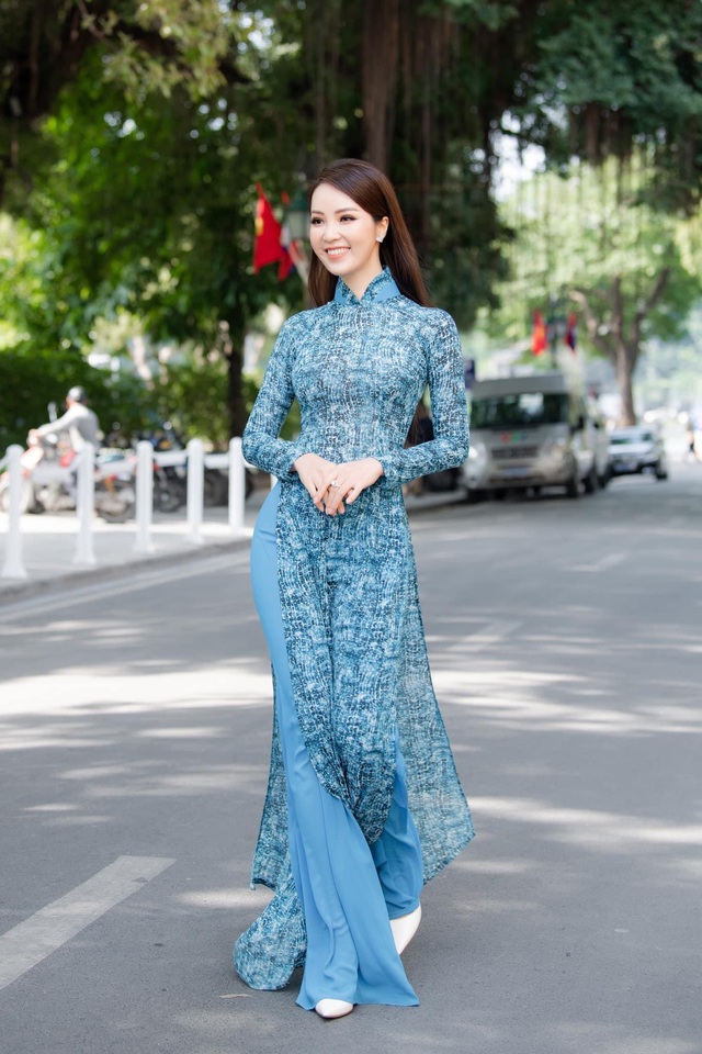 Á hậu Thụy Vân khoe trọn vóc dáng gợi cảm mà nữ tính trong tà áo dài của NTK Vũ Thu Trang - Ảnh 8.