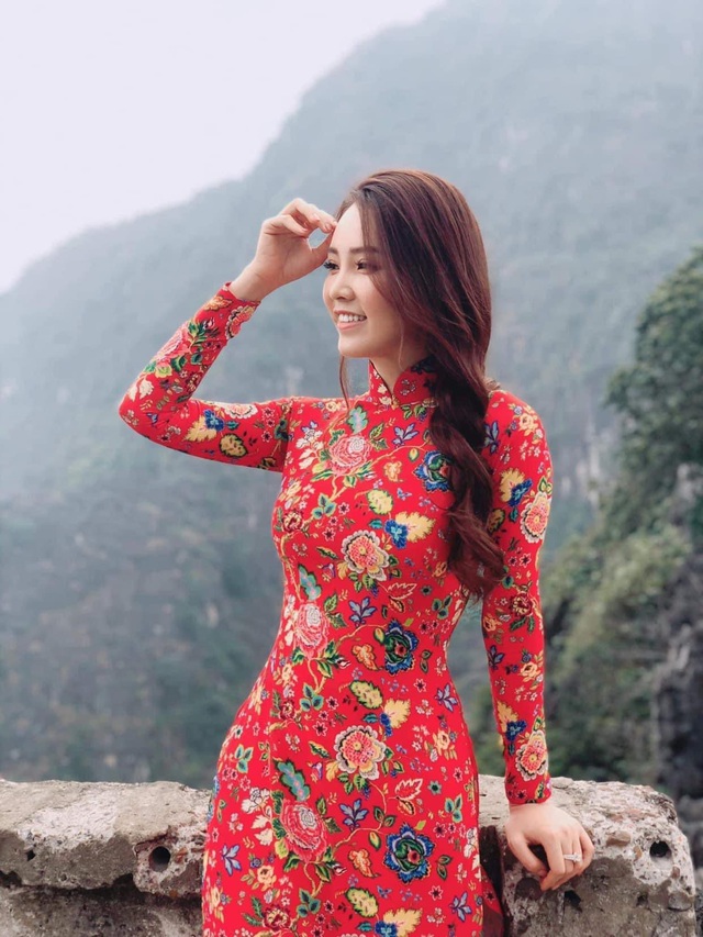 Á hậu Thụy Vân khoe trọn vóc dáng gợi cảm mà nữ tính trong tà áo dài của NTK Vũ Thu Trang - Ảnh 11.